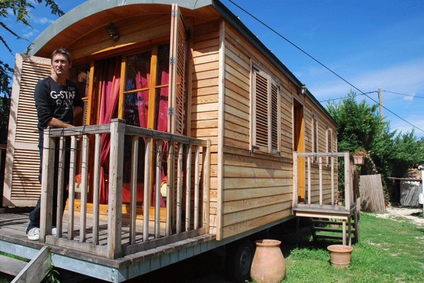 cabanas-de-madera-en-casa-alternativa